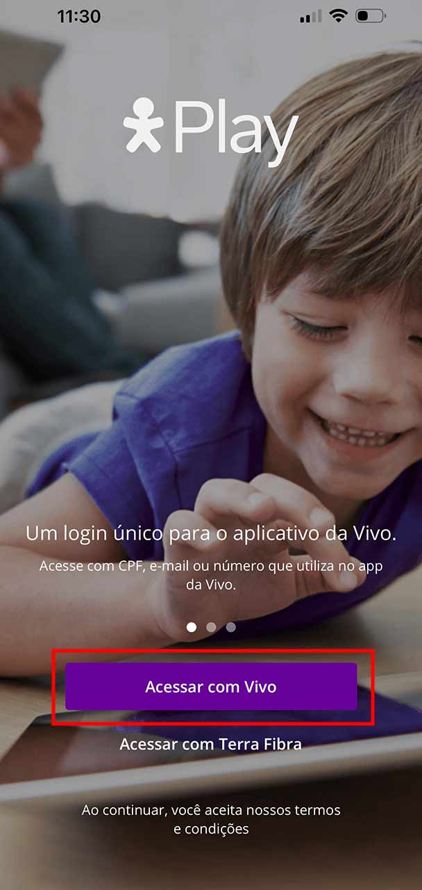 Imagem da tela inicial do Vivo Play App com destaque no botão "Acessar com Vivo"