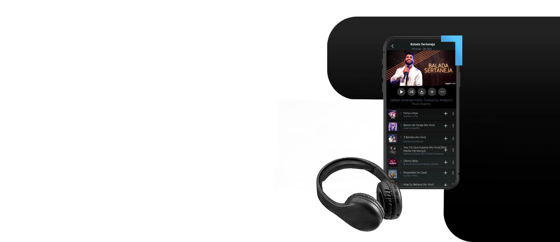 Celular mostrando o app Amazon Music e um headphone ao lado.