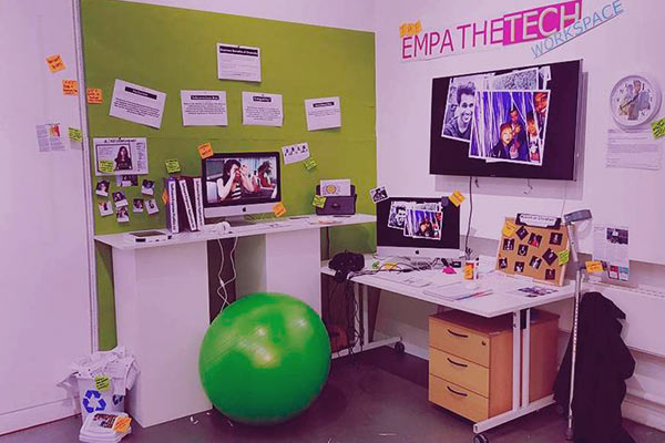 Quarto personalizado e equipado para o jogo EmpatheTech
