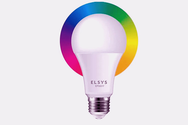 Foto da lâmpada inteligente Elsys com um circulo cromático atrás e em um fundo claro