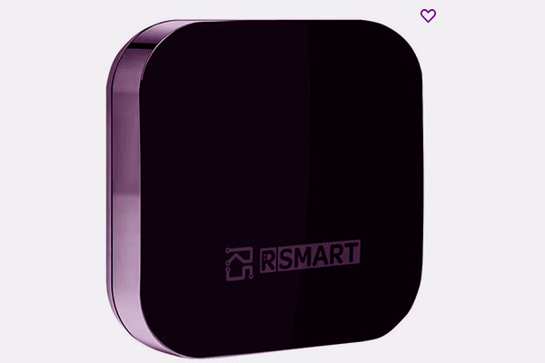 Imagem do Controle Universal Smart Inteligente Rsmart Wi-Fi, na cor preto. 